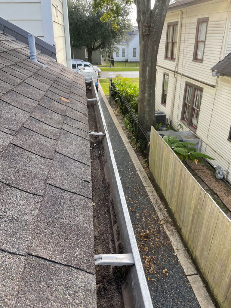 Houston TX Gutter Cleaning Service