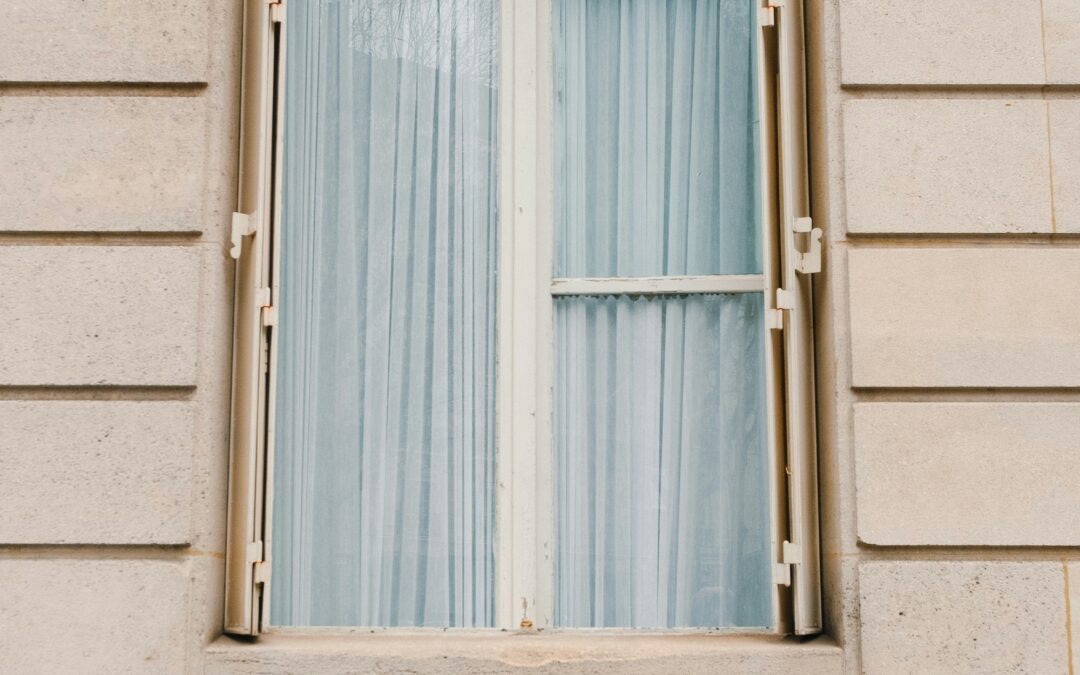 What Are French Windows and How to Clean Them