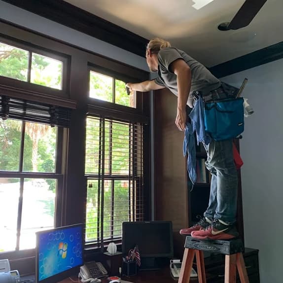 interior window cleaning